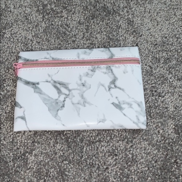 Ipsy makeup bag - Picture 1 of 3